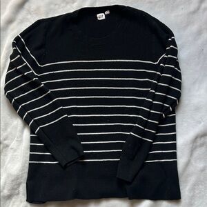 GAP Women's Black and White Striped Crewneck Sweater
